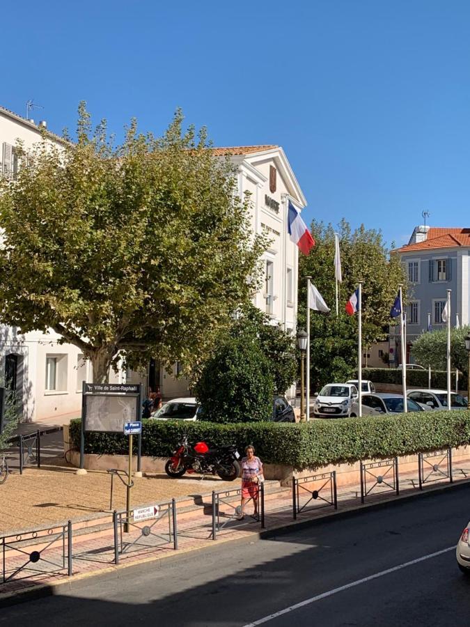 Suite In St Raph Saint-Raphaël Εξωτερικό φωτογραφία